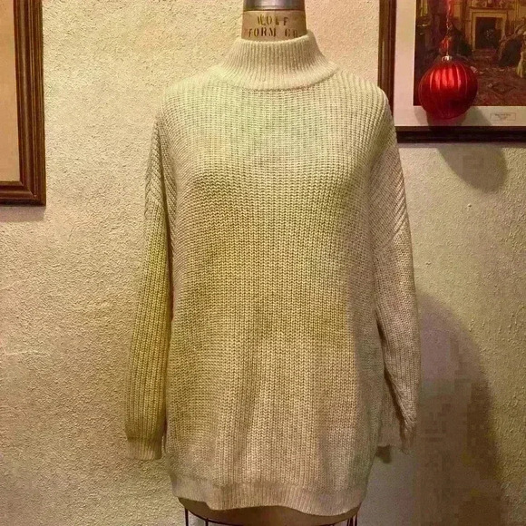 H&M Divided Crème Ribbed Mock Neck Sweater Oversized Size L - Picture 1 of 10